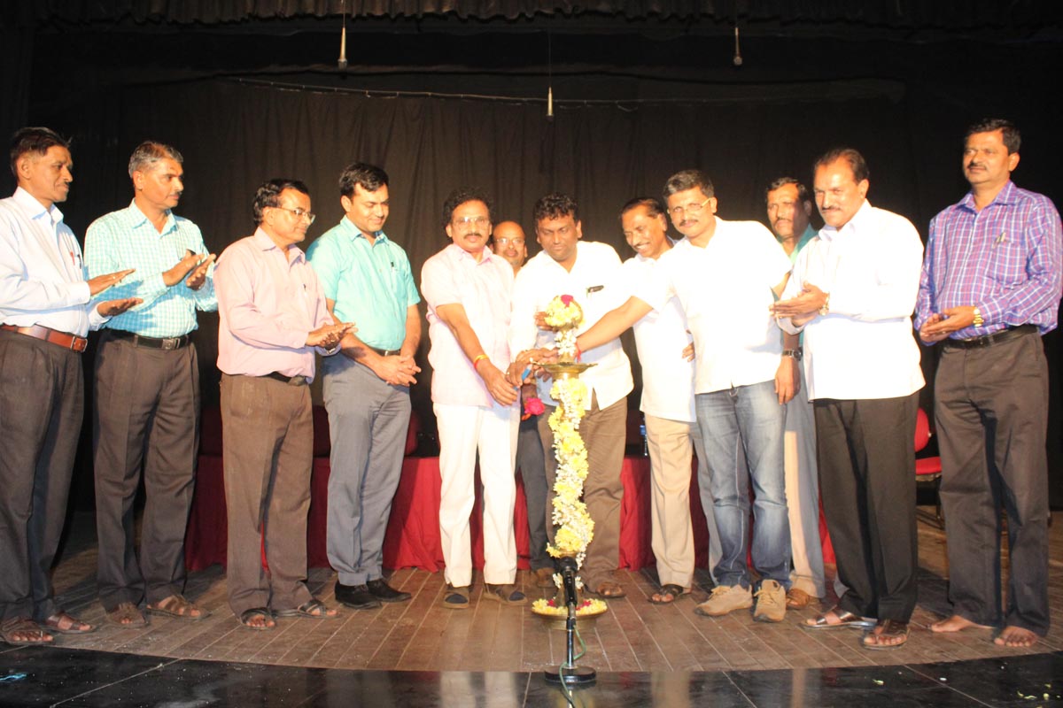 ‘ದೇವರಾಜ ಅರಸು ಬದುಕು ಇಂದಿನ ರಾಜಕಾರಣಿಗಳಿಗೆ ಮಾರ್ಗದರ್ಶನವಾಗಲಿ’